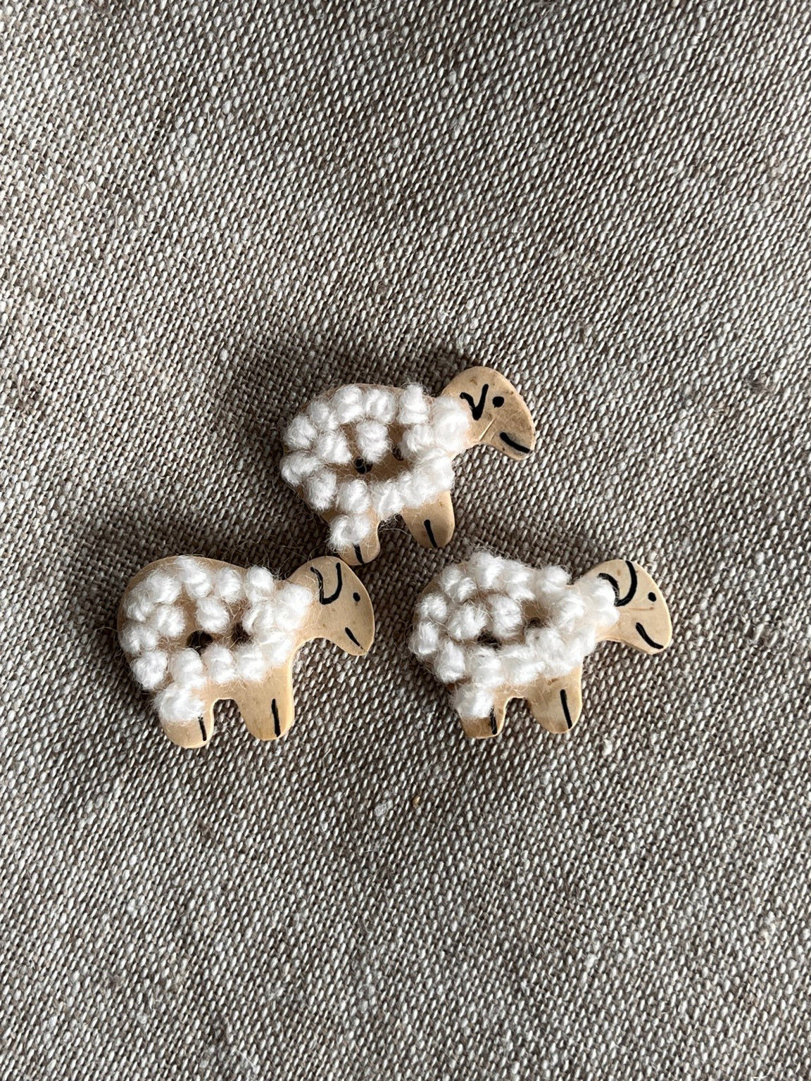 Kinderknopf Schäfchen Weiß aus Kokos – 23 mm