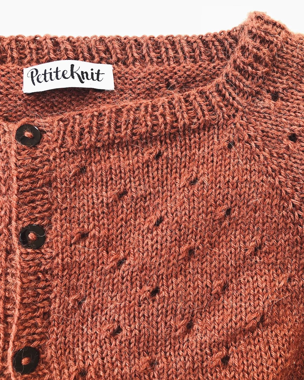 Annas Cardigan - Strickanleitung PetiteKnit