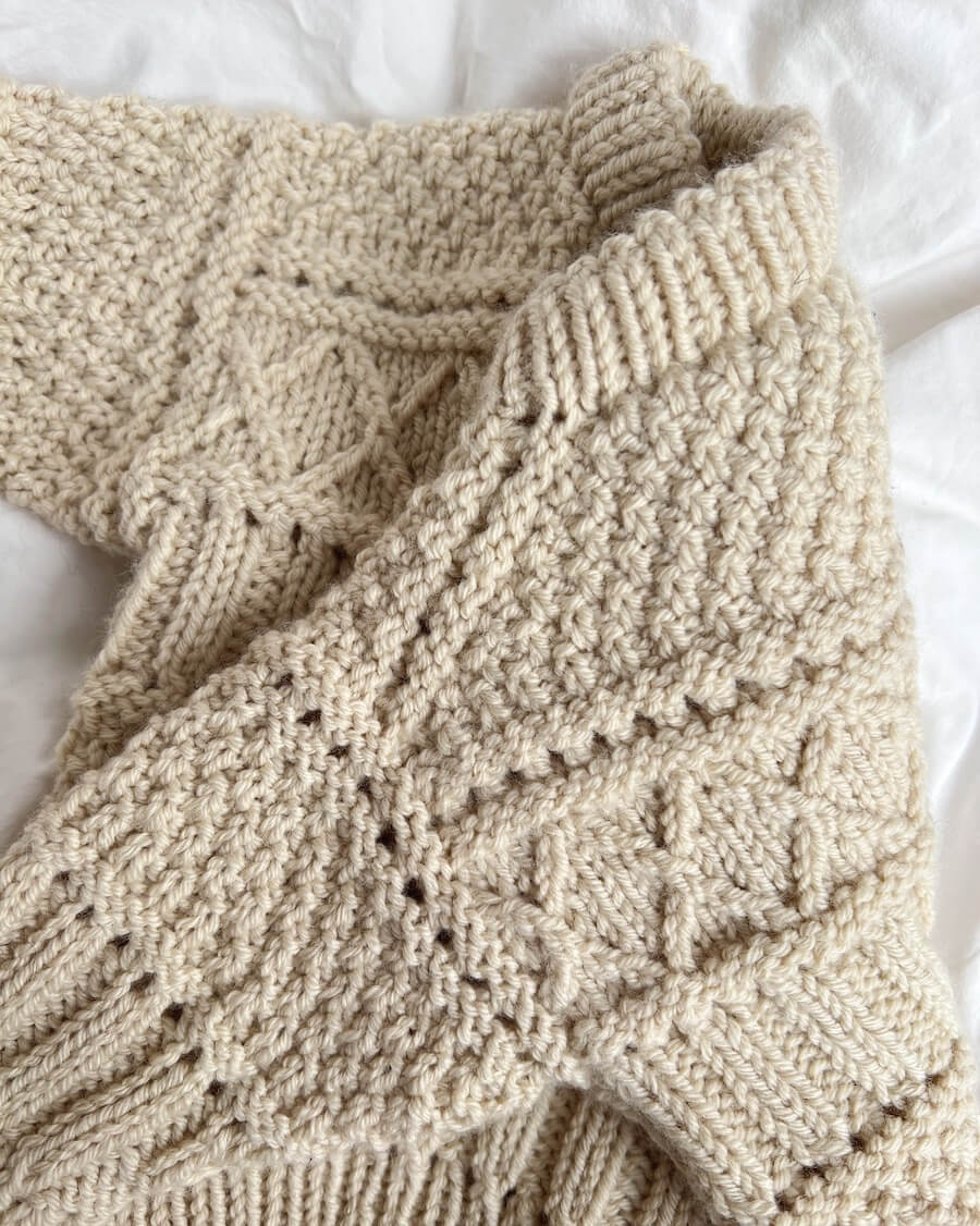 Ingrid Sweater Baby - Strickanleitung - Ideen in Strick