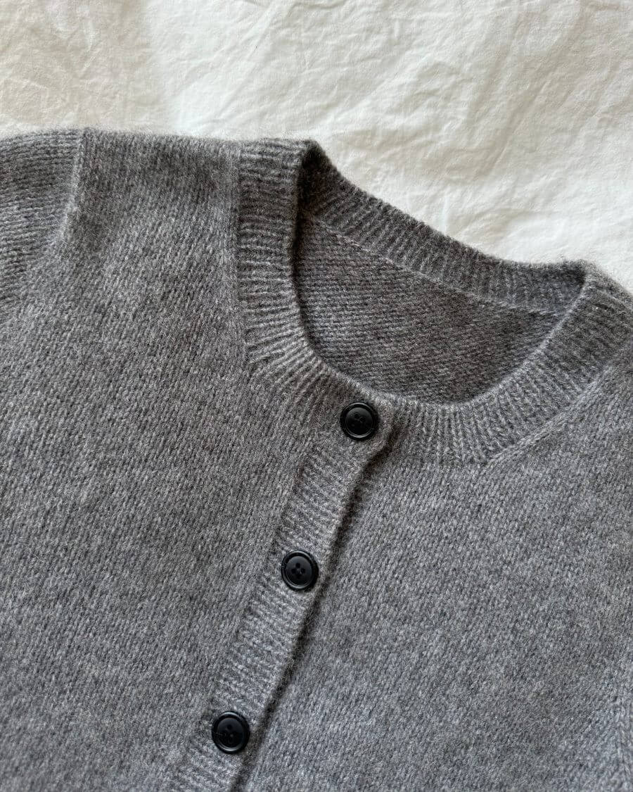 Maggie Cardigan - Strickanleitung PetiteKnit