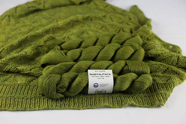 Komplett-Strickset: BC Garn Babyalpaka – „Ruhner Shawl“ (3 Stränge + Anleitung + Kit)