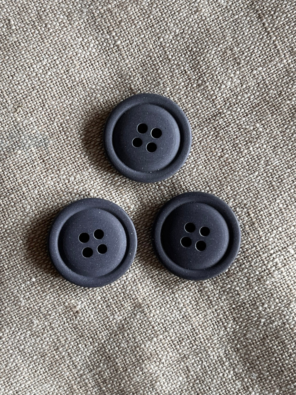 Hornknopf bombiert jeansblau – 20 mm
