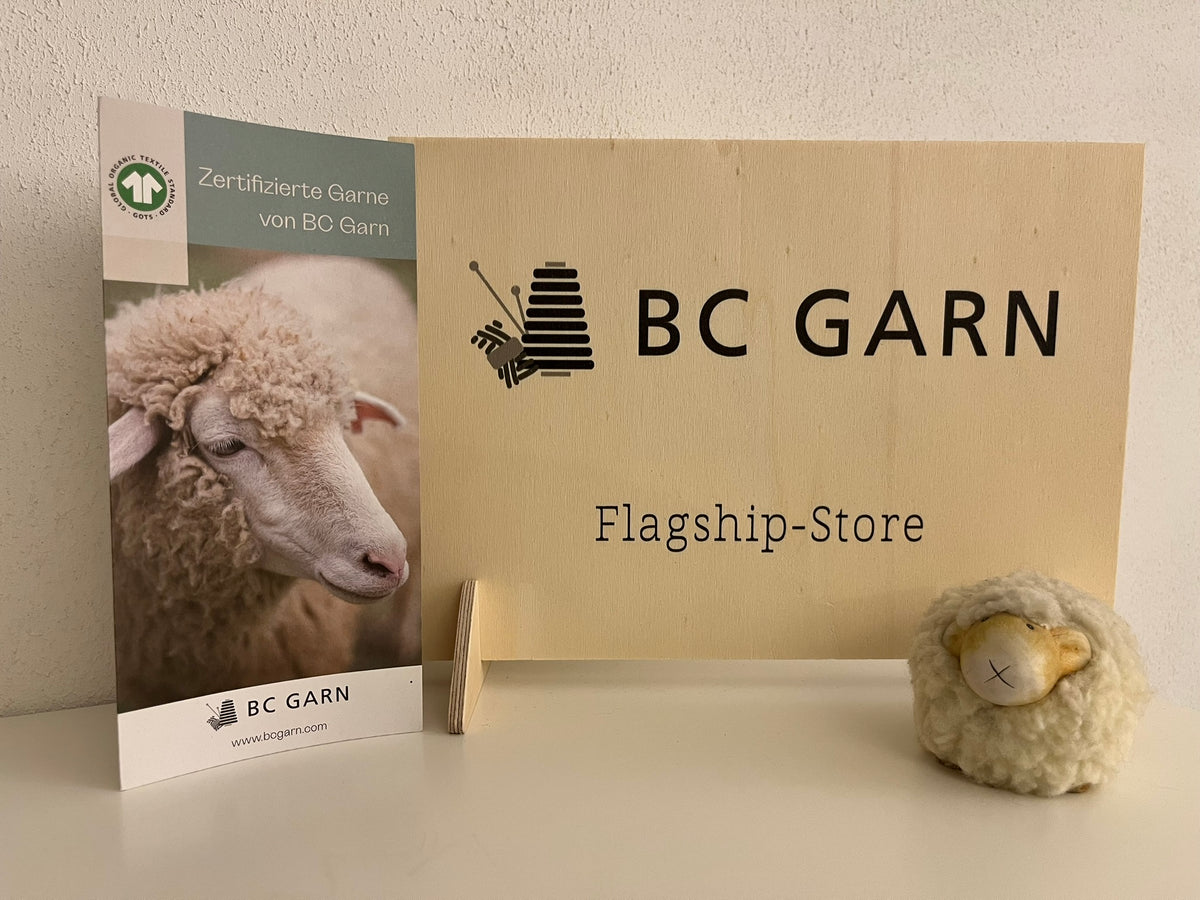 Holztafel Flagship-Store BC-Garn