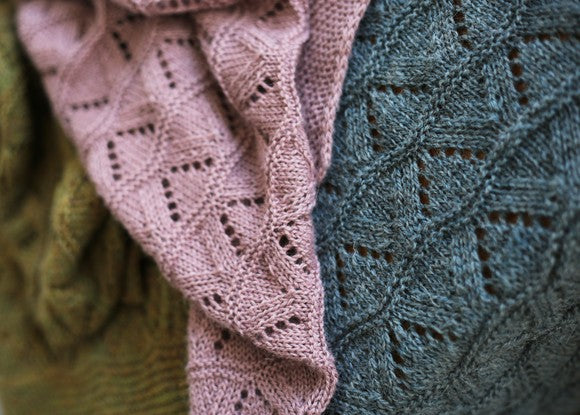 Komplett-Strickset: Kremke Soul Wool – The Merry Merino 220 – „Ruhner Shawl“